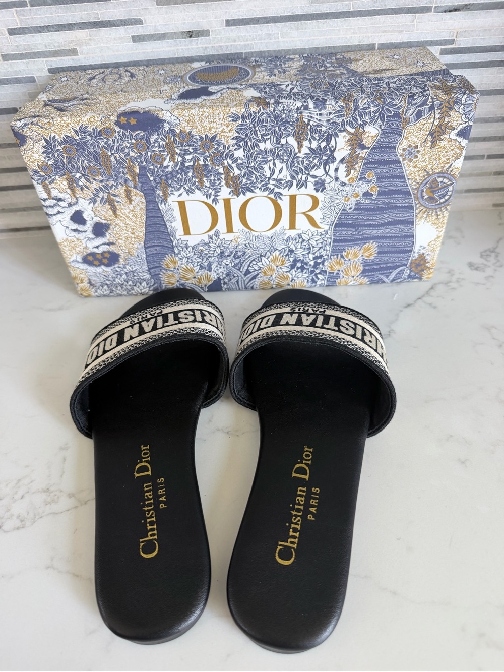 Dior Black and White Embroidered Logo Slide Sandals size 7 - Picture 6 of 9